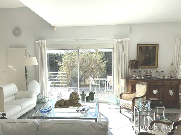 Maison Saint-Raphaël - 3 chambres - 235m²