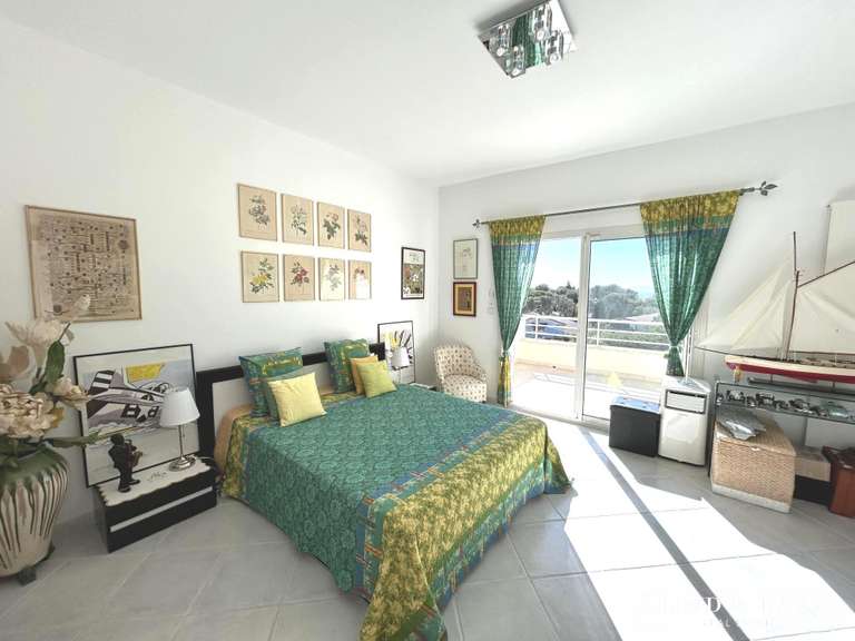 Maison Saint-Raphaël - 3 chambres - 235m²