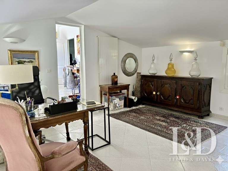 Maison Saint-Raphaël - 3 chambres - 235m²