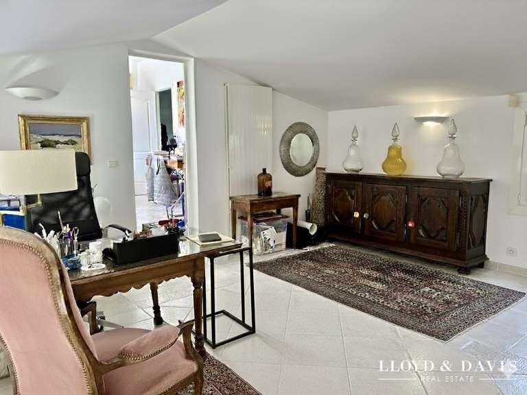 Maison Saint-Raphaël - 3 chambres - 235m²