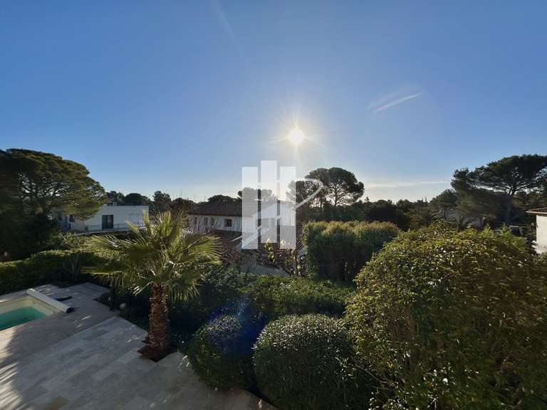 Maison Saint-Raphaël - 6 chambres - 214m²