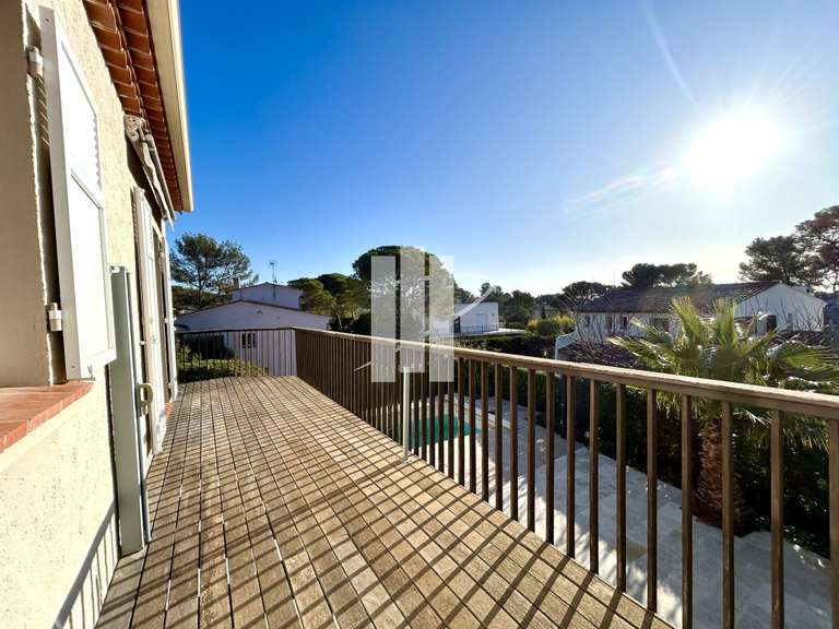 Maison Saint-Raphaël - 6 chambres - 214m²