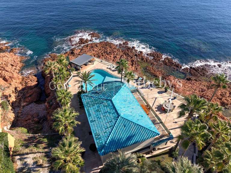 Maison Saint-Raphaël - 3 chambres - 224m²