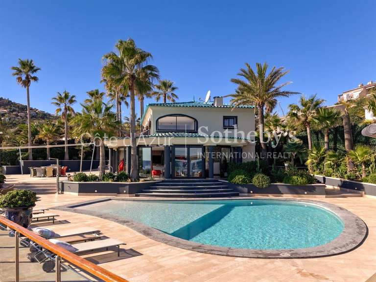 Maison Saint-Raphaël - 3 chambres - 224m²