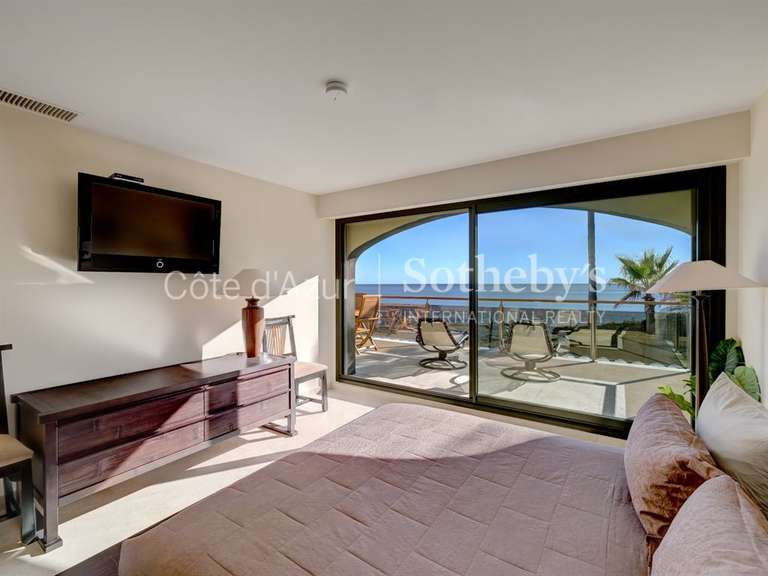 Maison Saint-Raphaël - 3 chambres - 224m²