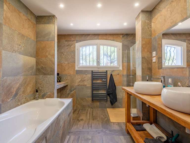 Maison Saint-Raphaël - 6 chambres - 270m²