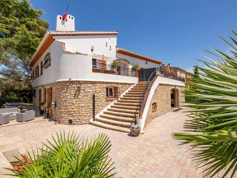 Maison Saint-Raphaël - 6 chambres - 270m²