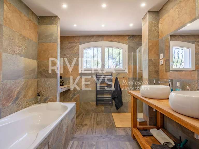 Maison Saint-Raphaël - 6 chambres - 270m²