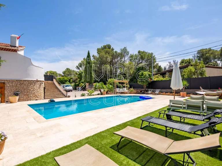 House Saint-Raphaël - 6 bedrooms - 270m²