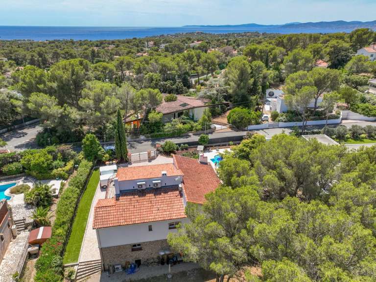 Maison Saint-Raphaël - 6 chambres - 270m²