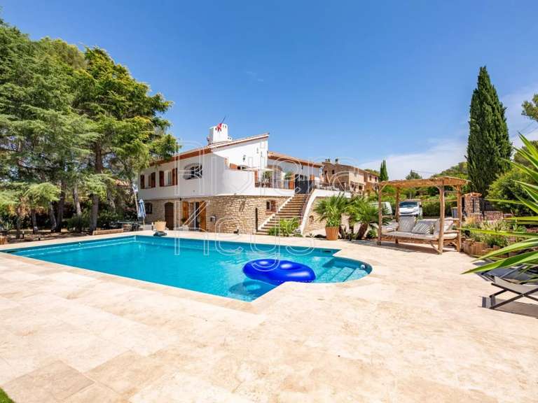 House Saint-Raphaël - 6 bedrooms - 270m²