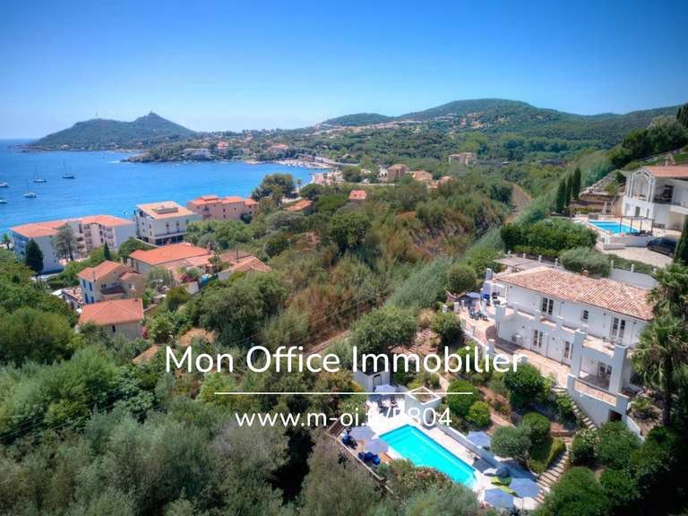 House Saint-Raphaël - 7 bedrooms - 230m²