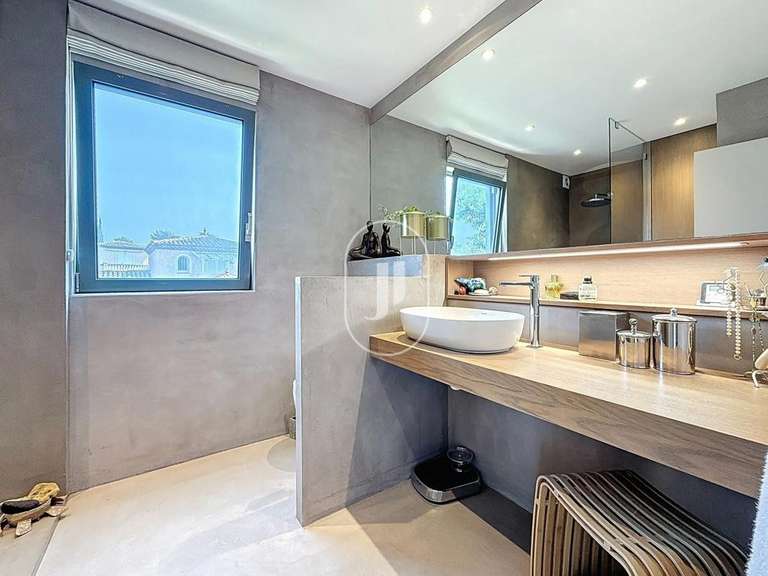 Maison Saint-Raphaël - 4 chambres - 182m²