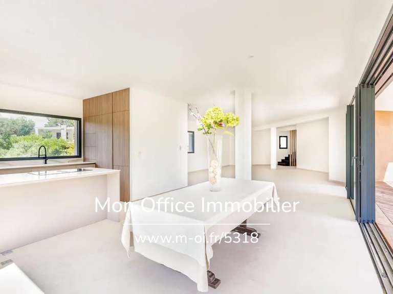 House Saint-Raphaël - 5 bedrooms - 291m²