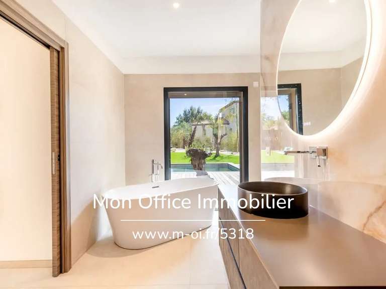 House Saint-Raphaël - 5 bedrooms - 291m²