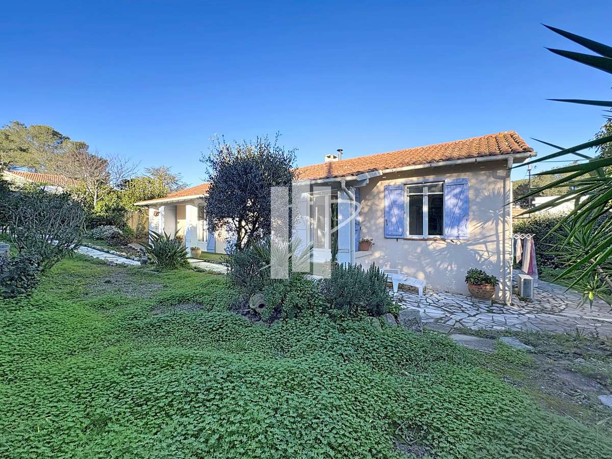 House Saint-Raphaël