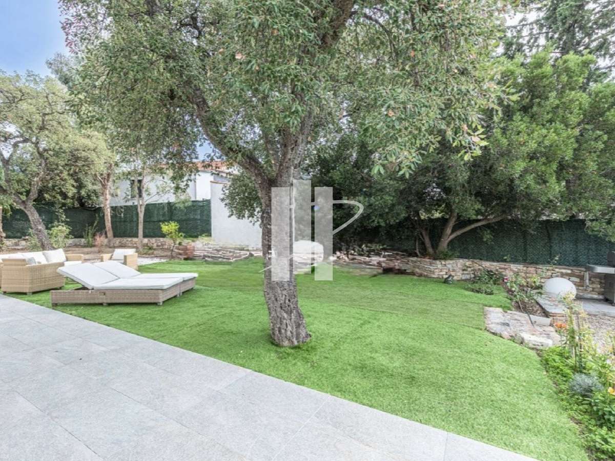 House Saint-Raphaël