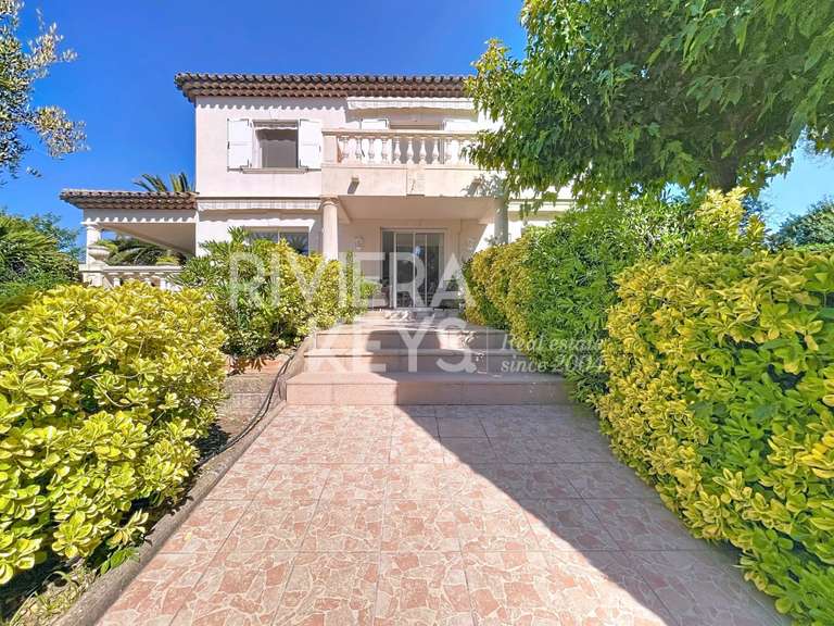 Maison Saint-Raphaël - 3 chambres - 126m²