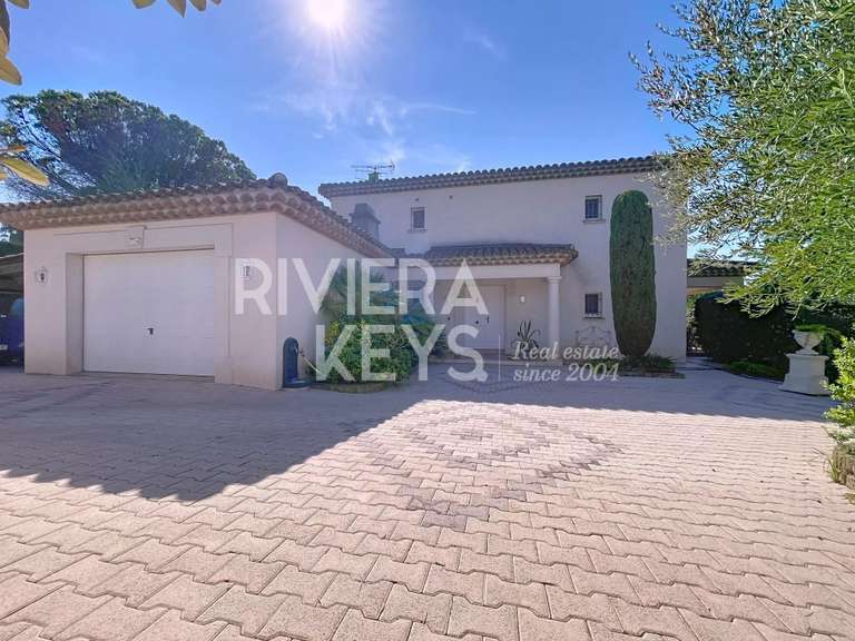 Maison Saint-Raphaël - 3 chambres - 126m²