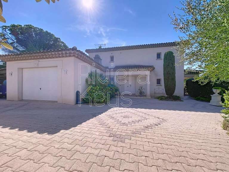 Maison Saint-Raphaël - 3 chambres - 126m²