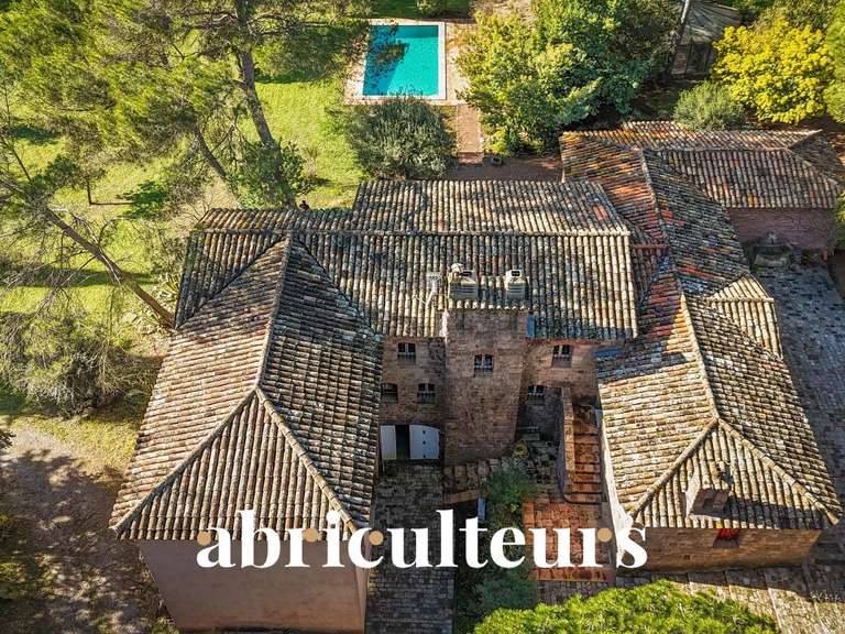 Maison Saint-Raphaël - 4 chambres - 300m²