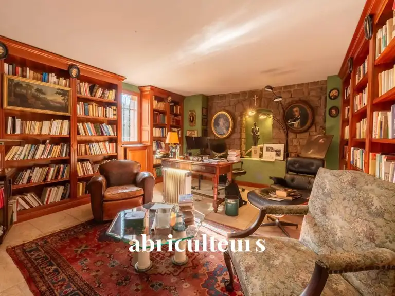 Maison Saint-Raphaël - 4 chambres - 300m²