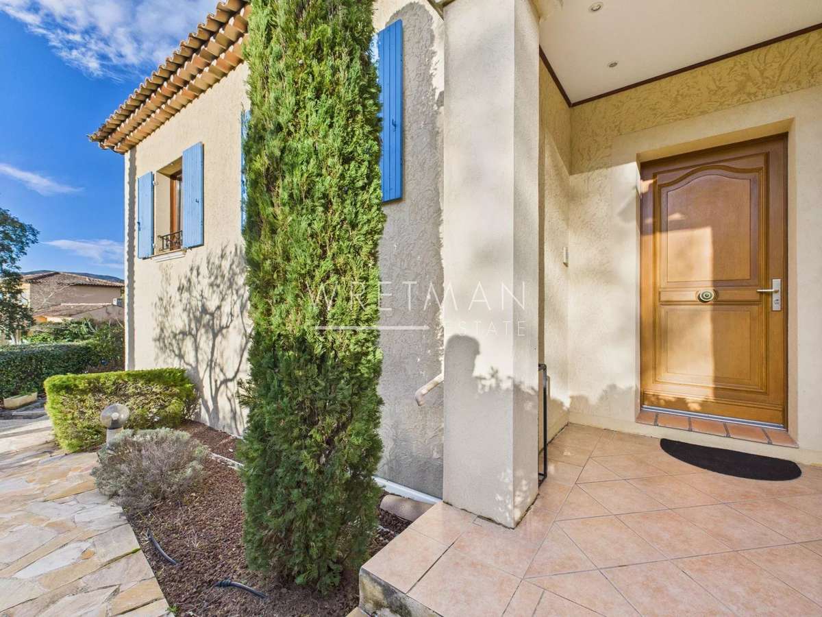 House Saint-Raphaël