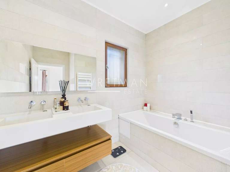 House Saint-Raphaël - 4 bedrooms - 185m²