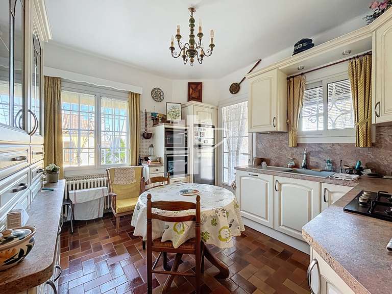 Maison Saint-Raphaël - 4 chambres - 184m²