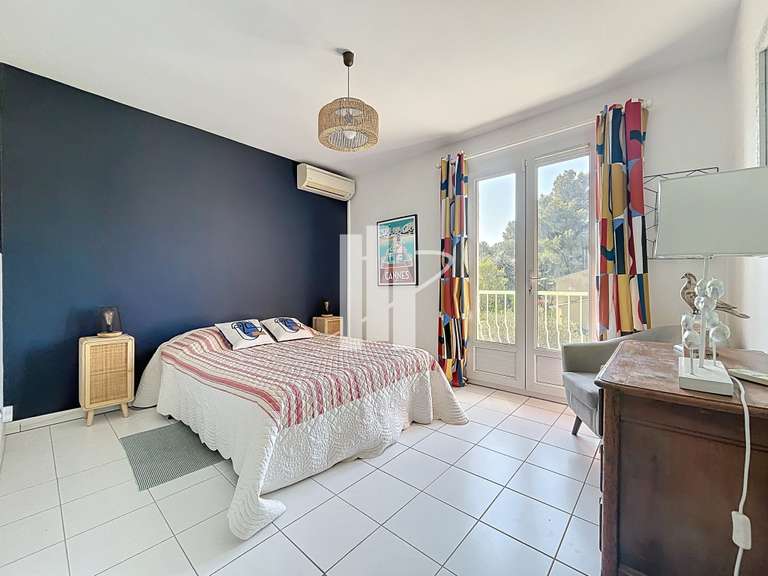 Maison Saint-Raphaël - 3 chambres - 125m²