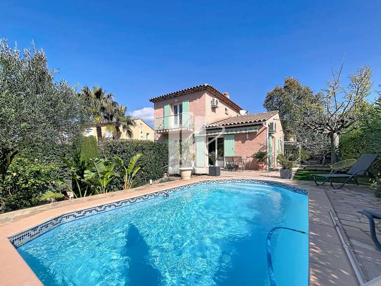 Maison Saint-Raphaël - 3 chambres - 125m²