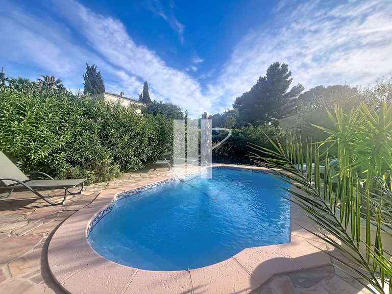 Maison Saint-Raphaël - 3 chambres - 125m²