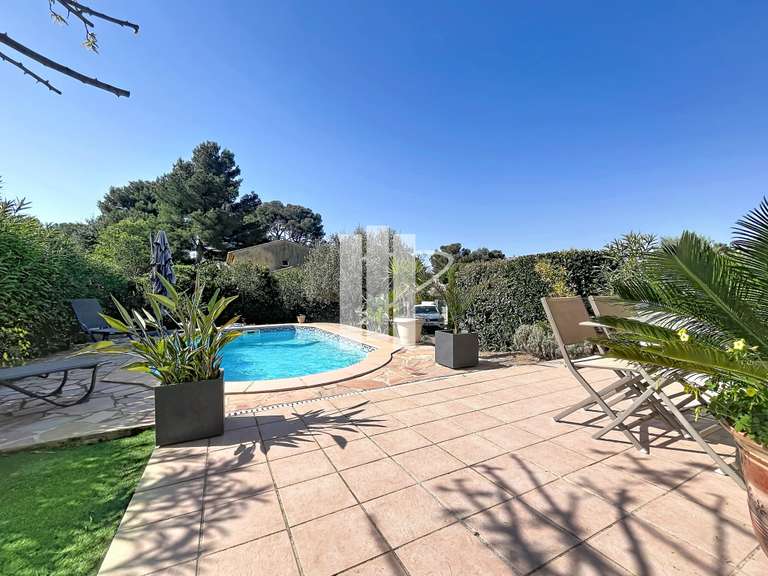 Maison Saint-Raphaël - 3 chambres - 125m²