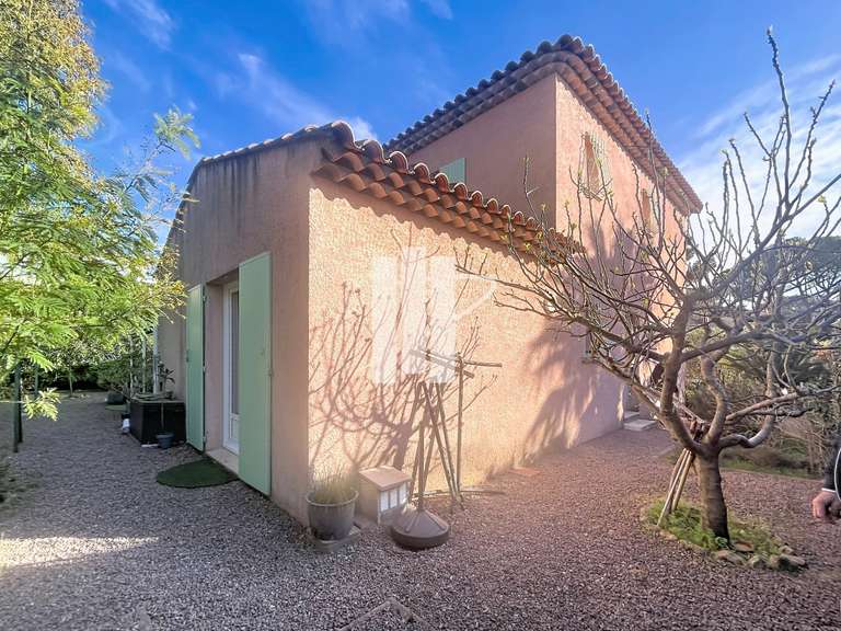 Maison Saint-Raphaël - 3 chambres - 125m²