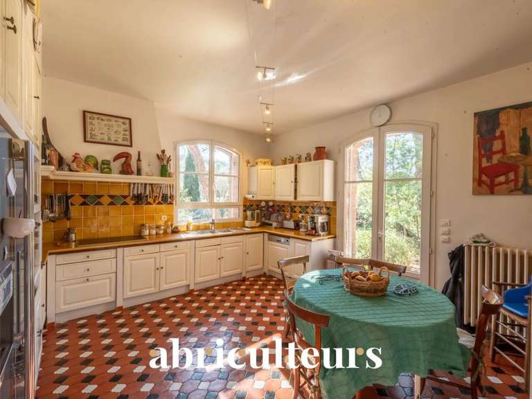 Maison Saint-Raphaël - 4 chambres - 300m²