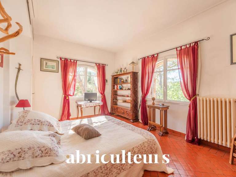 Maison Saint-Raphaël - 4 chambres - 300m²