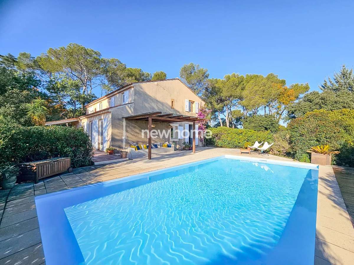 House Saint-Raphaël