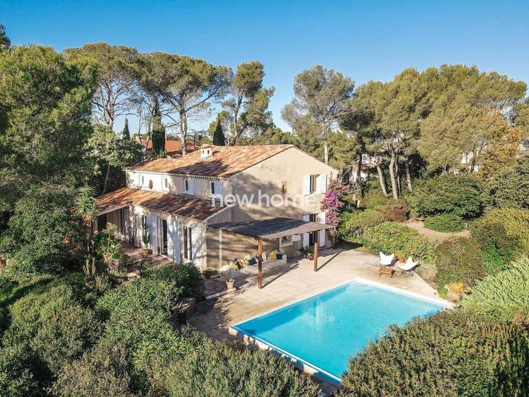 House Saint-Raphaël - 5 bedrooms - 185m²
