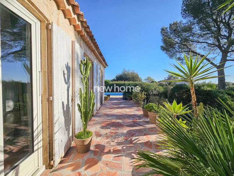 House Saint-Raphaël - 5 bedrooms - 185m²