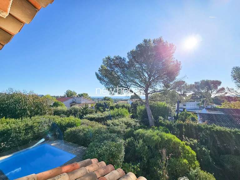 Maison Saint-Raphaël - 5 chambres - 185m²