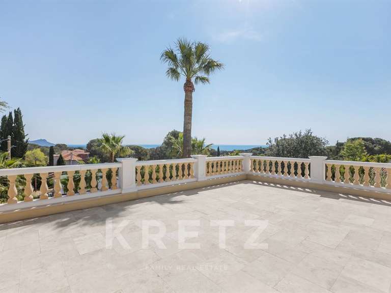 Maison Saint-Raphaël - 6 chambres - 410m²
