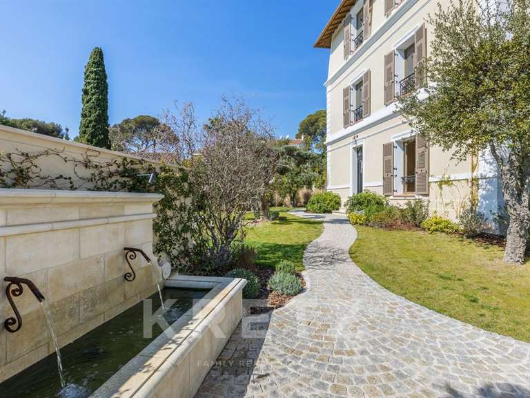 Maison Saint-Raphaël - 6 chambres - 410m²