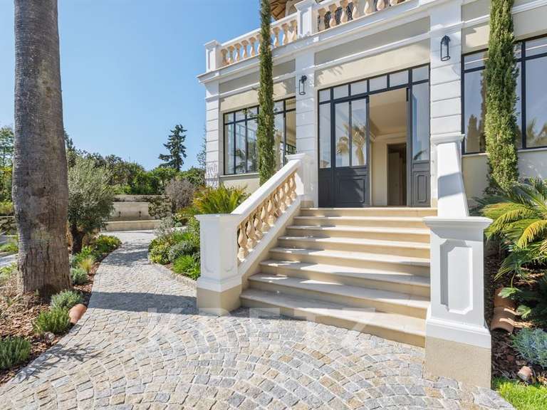 Maison Saint-Raphaël - 6 chambres - 410m²