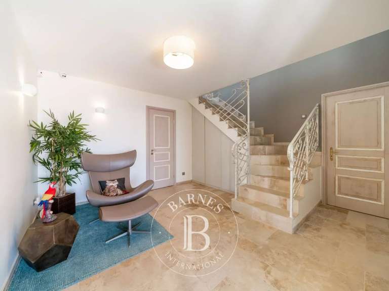 Maison Saint-Raphaël - 4 chambres - 324m²