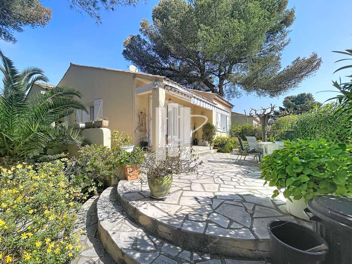 House Saint-Raphaël