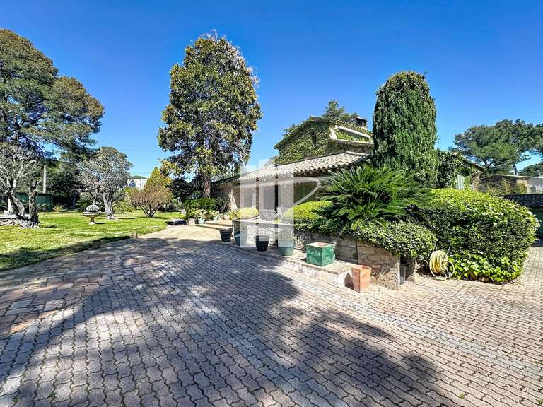 Maison Saint-Raphaël - 5 chambres - 300m²