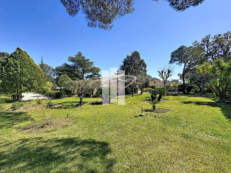 Maison Saint-Raphaël - 5 chambres - 300m²