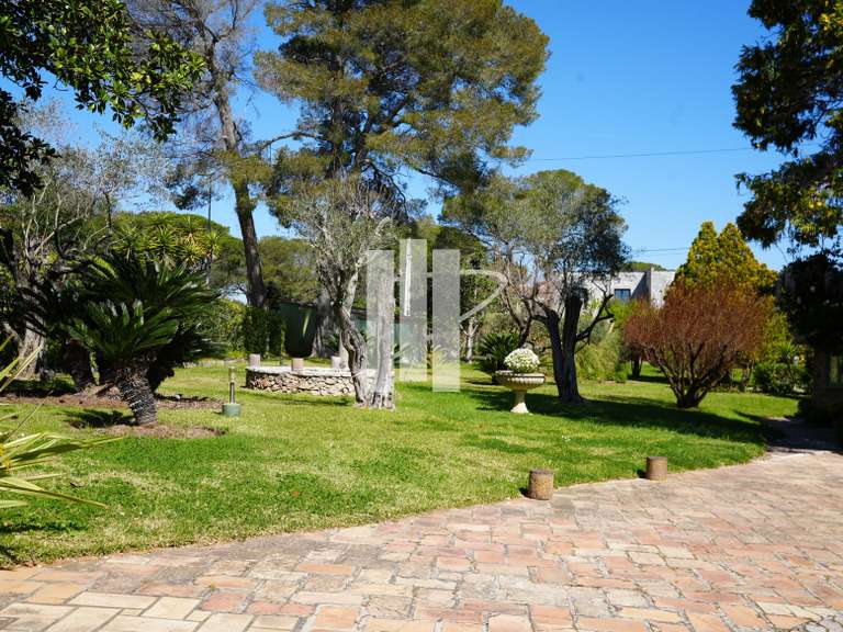 Maison Saint-Raphaël - 5 chambres - 300m²