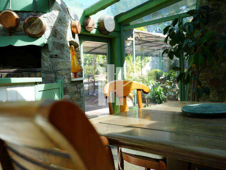 Maison Saint-Raphaël - 5 chambres - 300m²