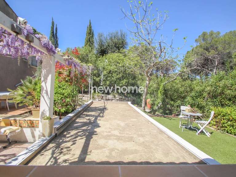 Maison Saint-Raphaël - 5 chambres - 275m²